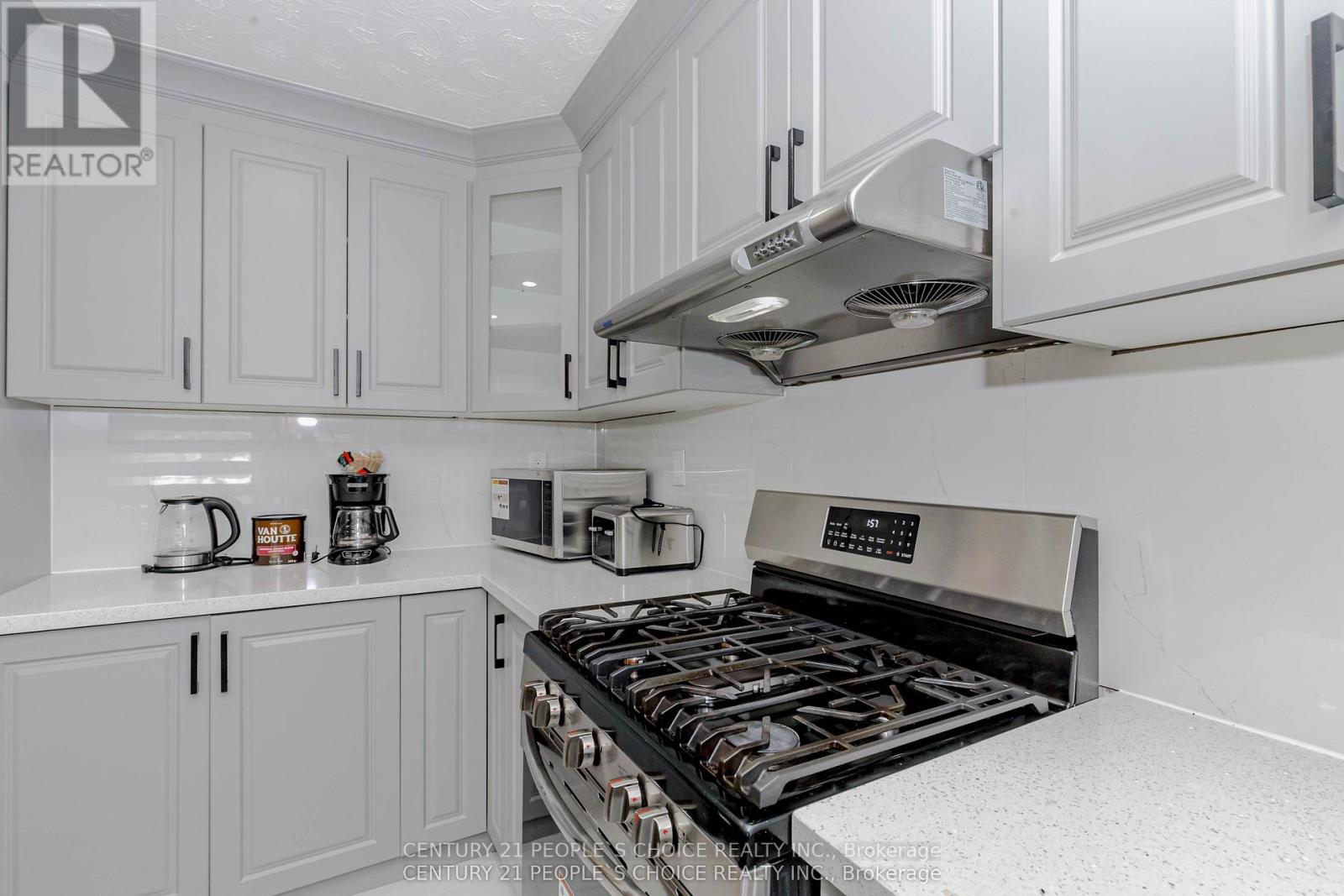 215 Jeffcoat Drive, Toronto, Ontario  M9W 3E2 - Photo 10 - W12478929