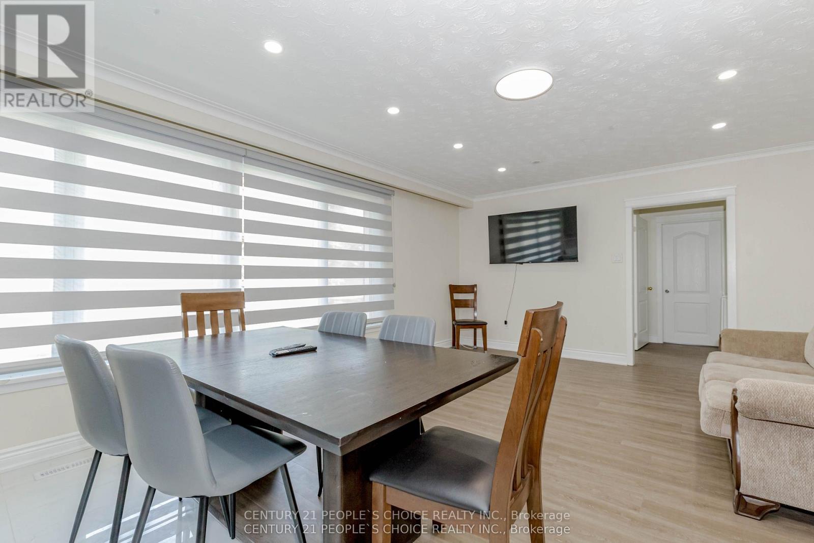 215 Jeffcoat Drive, Toronto, Ontario  M9W 3E2 - Photo 12 - W12478929