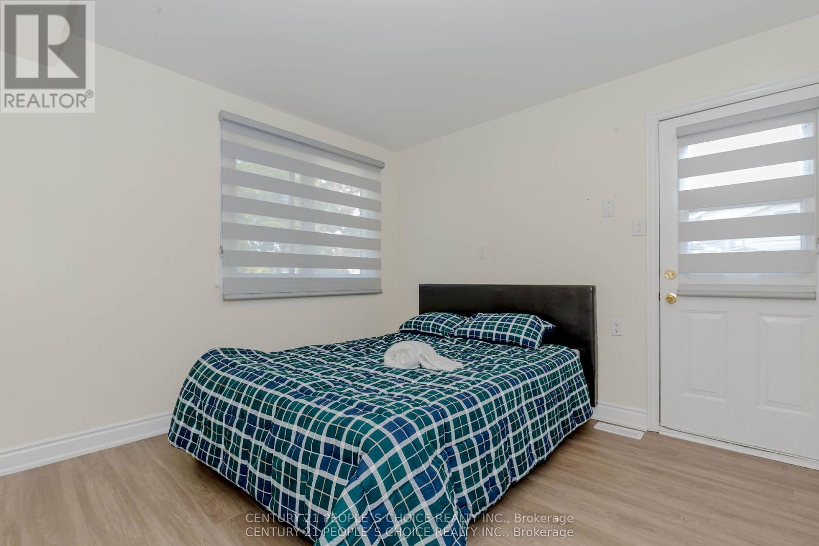 215 Jeffcoat Drive, Toronto, Ontario  M9W 3E2 - Photo 14 - W12478929