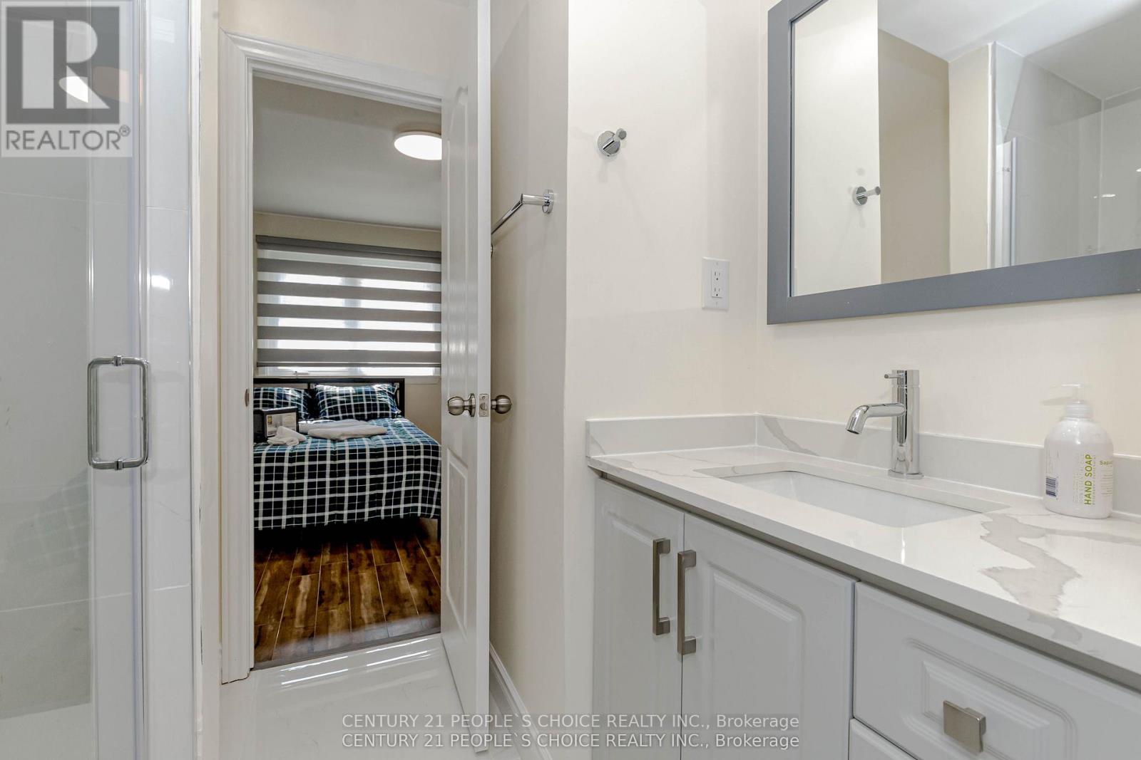 215 Jeffcoat Drive, Toronto, Ontario  M9W 3E2 - Photo 15 - W12478929