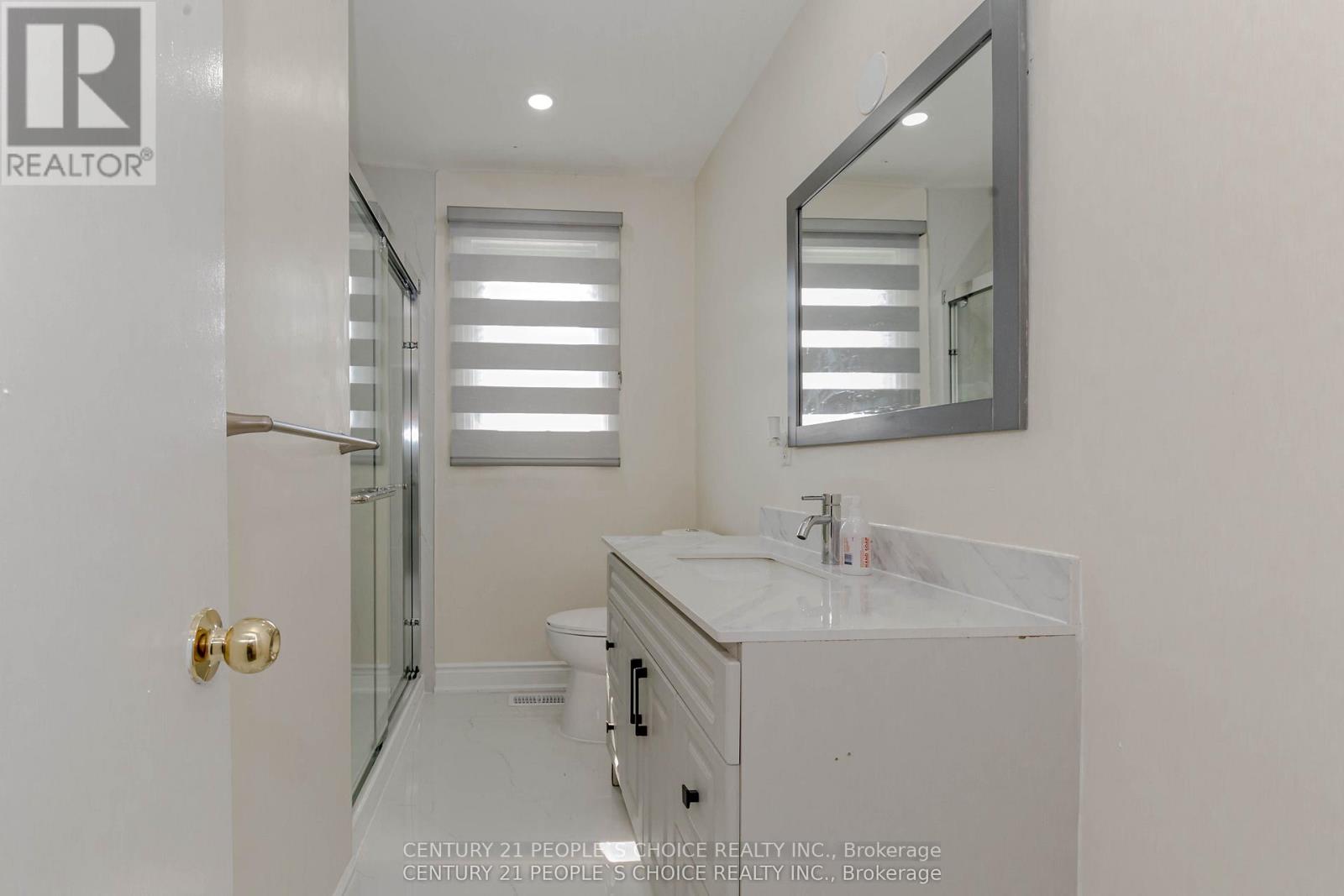 215 Jeffcoat Drive, Toronto, Ontario  M9W 3E2 - Photo 19 - W12478929