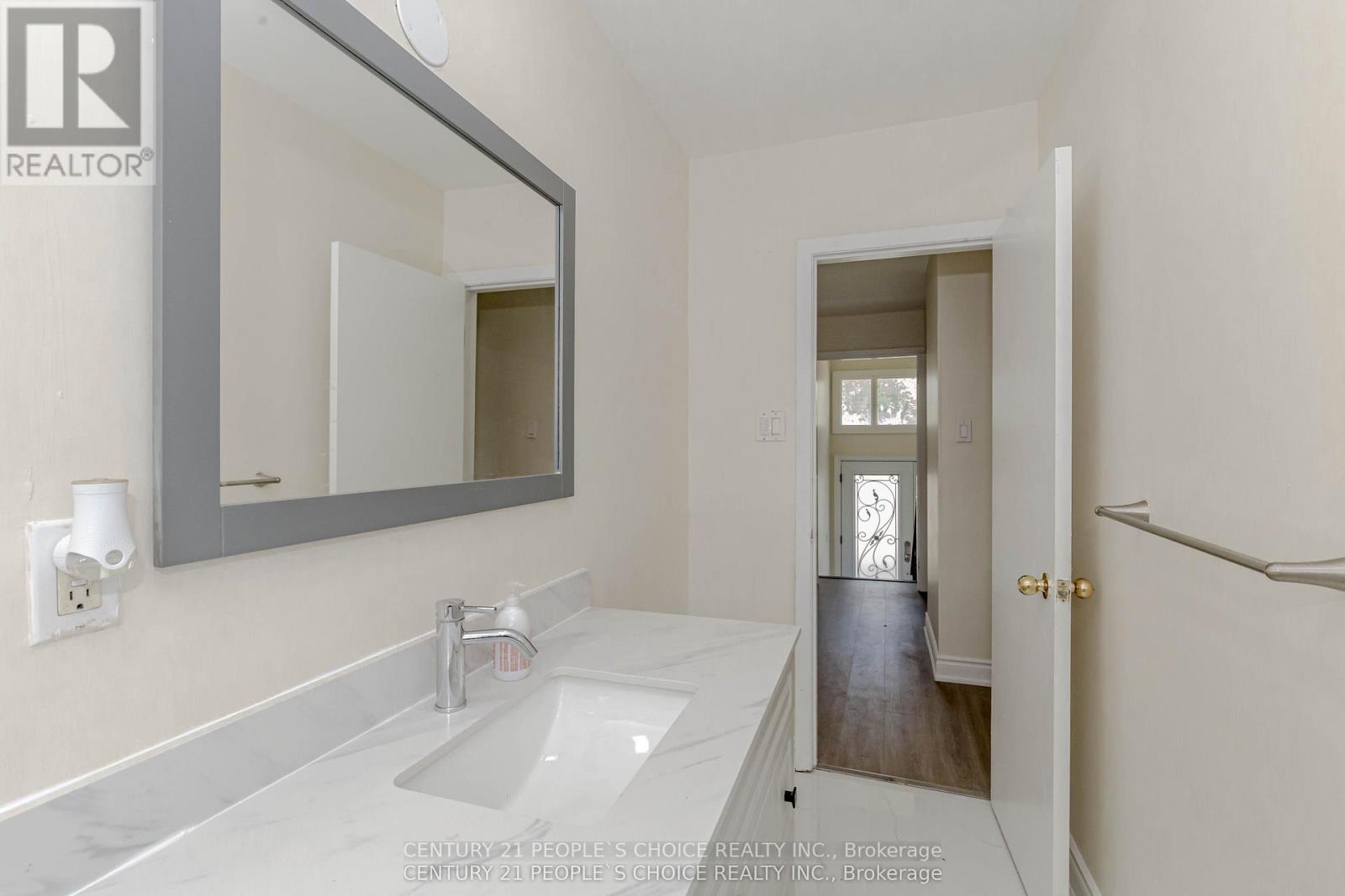215 Jeffcoat Drive, Toronto, Ontario  M9W 3E2 - Photo 20 - W12478929