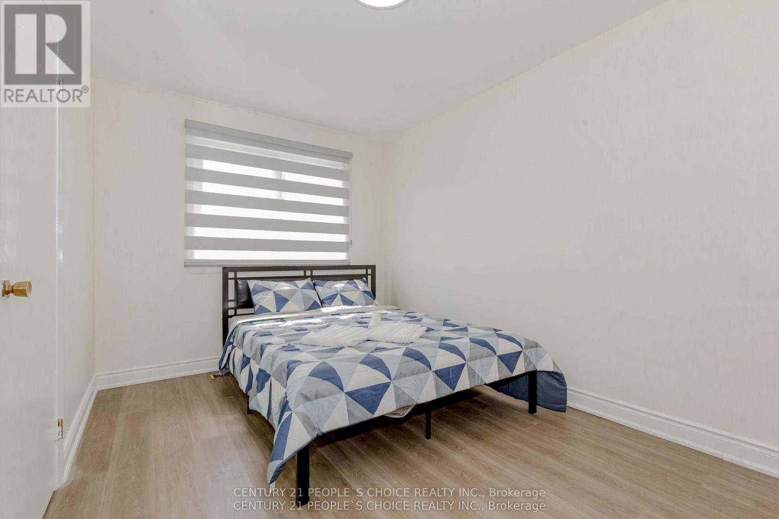 215 Jeffcoat Drive, Toronto, Ontario  M9W 3E2 - Photo 21 - W12478929