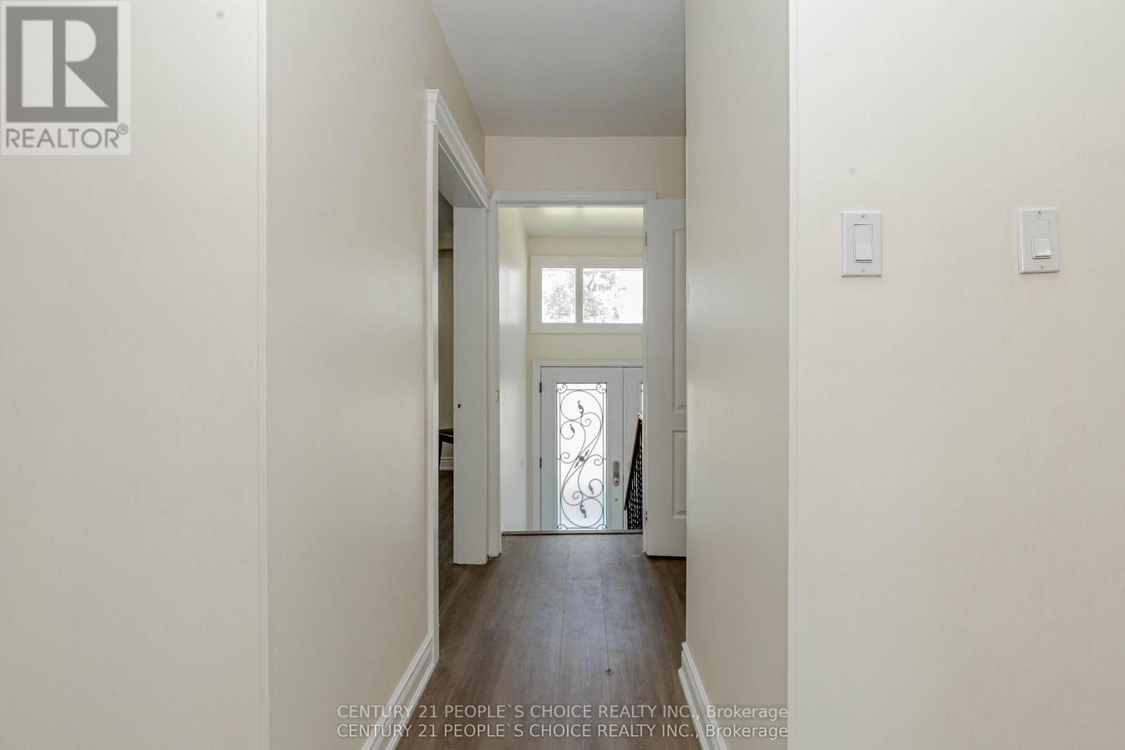 215 Jeffcoat Drive, Toronto, Ontario  M9W 3E2 - Photo 6 - W12478929