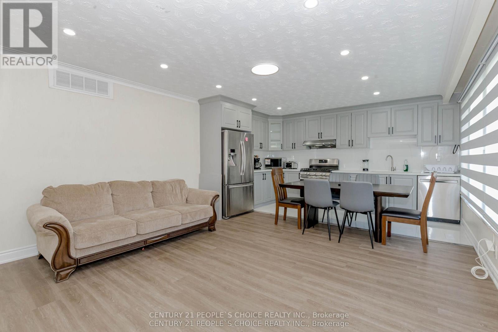 215 Jeffcoat Drive, Toronto, Ontario  M9W 3E2 - Photo 7 - W12478929