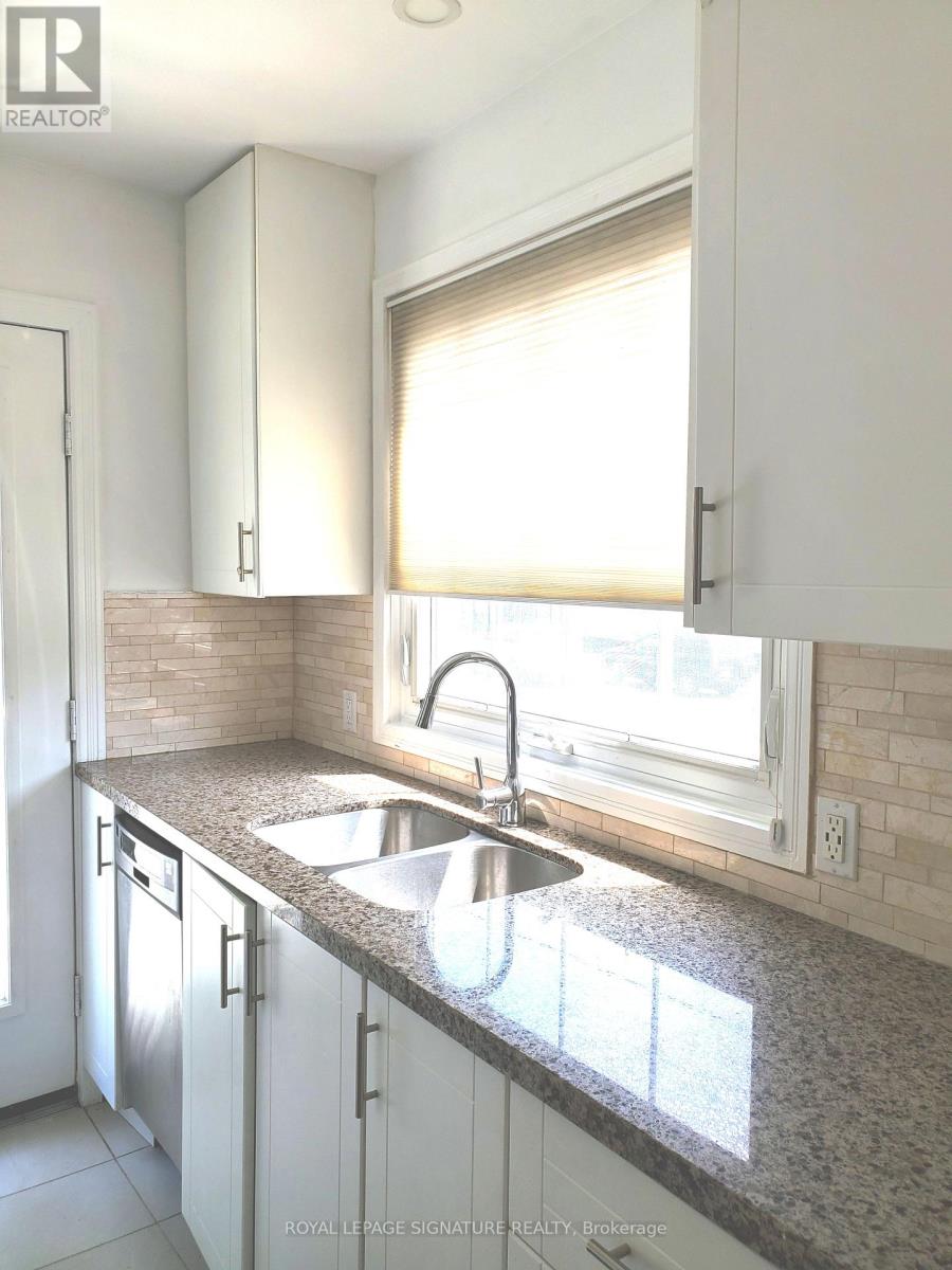1 Maynard Avenue S, Toronto, Ontario  M6K 2Z7 - Photo 6 - W12478930