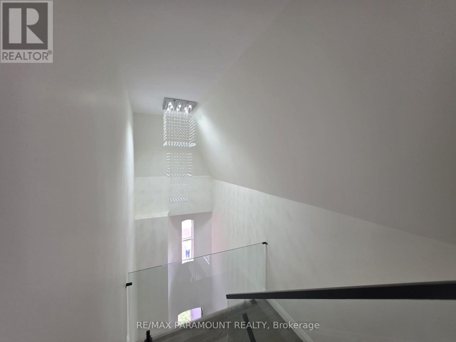 2 - 136 High Park Avenue, Toronto, Ontario  M6P 2S4 - Photo 8 - W12478937