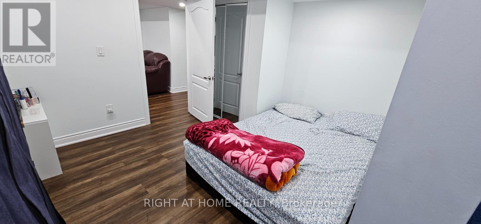 28 Herrick Drive, Brampton, Ontario  L7A 5G2 - Photo 3 - W12479004