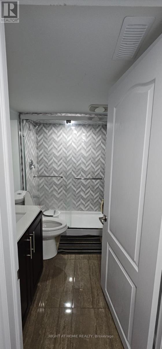 28 Herrick Drive, Brampton, Ontario  L7A 5G2 - Photo 9 - W12479004