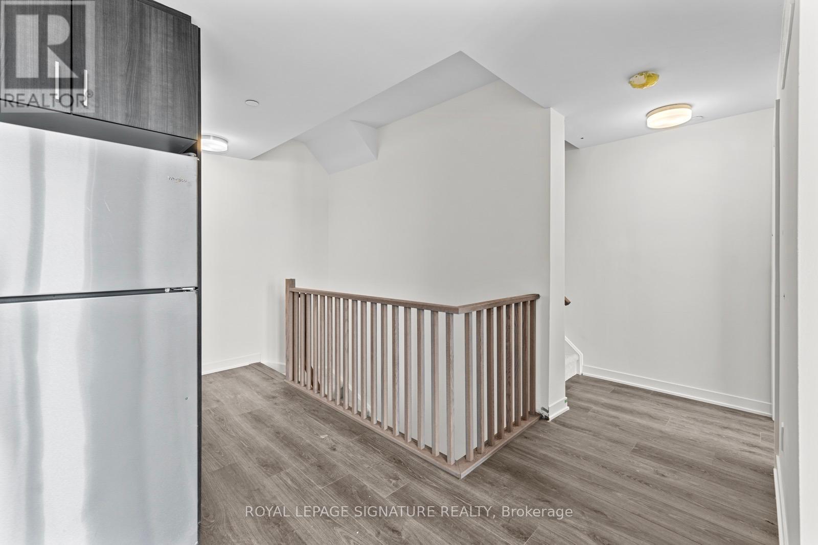 11 - 4035 Hickory Drive, Mississauga, Ontario  L4W 1L1 - Photo 3 - W12479030