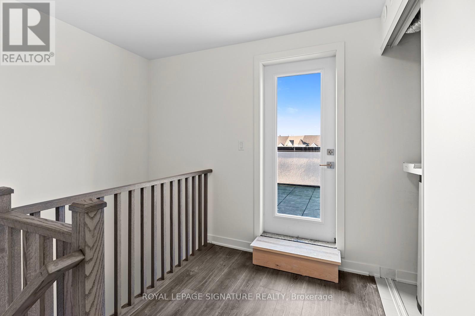 11 - 4035 Hickory Drive, Mississauga, Ontario  L4W 1L1 - Photo 4 - W12479030