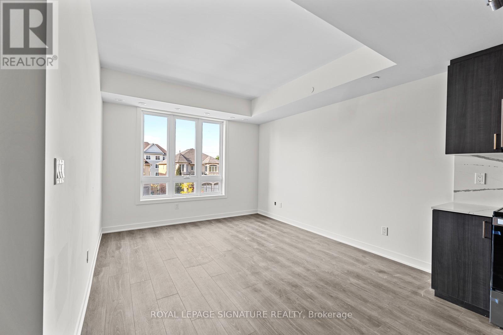 11 - 4035 Hickory Drive, Mississauga, Ontario  L4W 1L1 - Photo 5 - W12479030