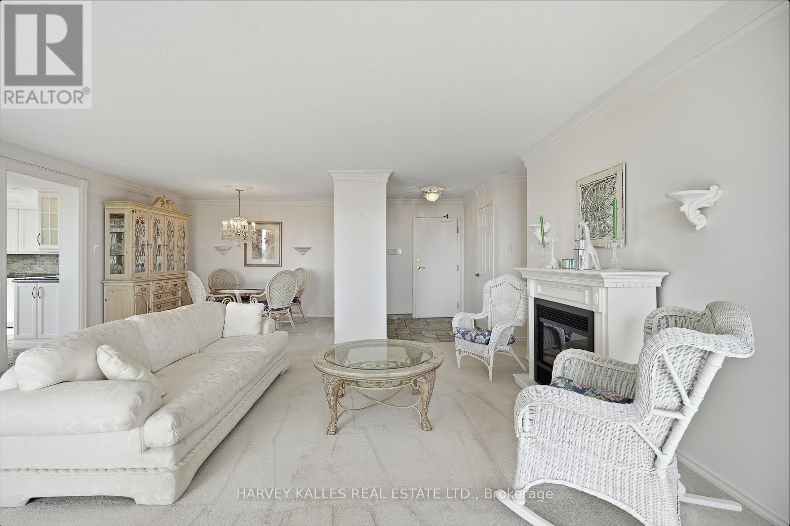 812 - 20 Cherrytree Drive, Brampton (Fletcher's Creek South), Ontario  L6Y 3V1 - Photo 8 - W12463084