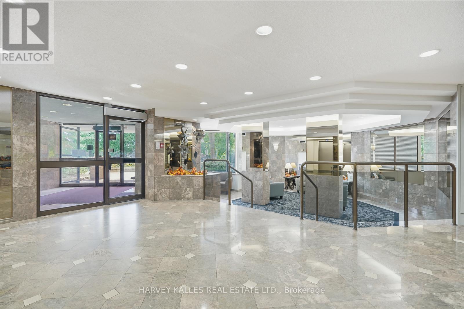 812 - 20 Cherrytree Drive, Brampton (Fletcher's Creek South), Ontario  L6Y 3V1 - Photo 30 - W12463084
