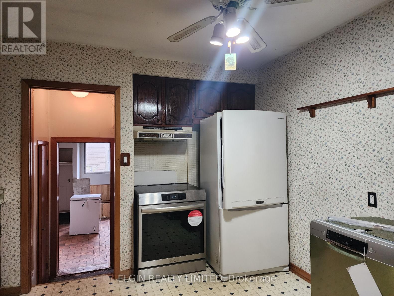 10 Vineden Drive, Central Elgin, Ontario  N5P 2M6 - Photo 12 - X12479082