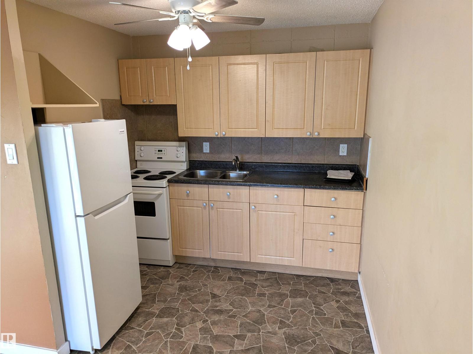 #115 10616 156 St Nw, Edmonton, Alberta  T5P 2S1 - Photo 2 - E4463245