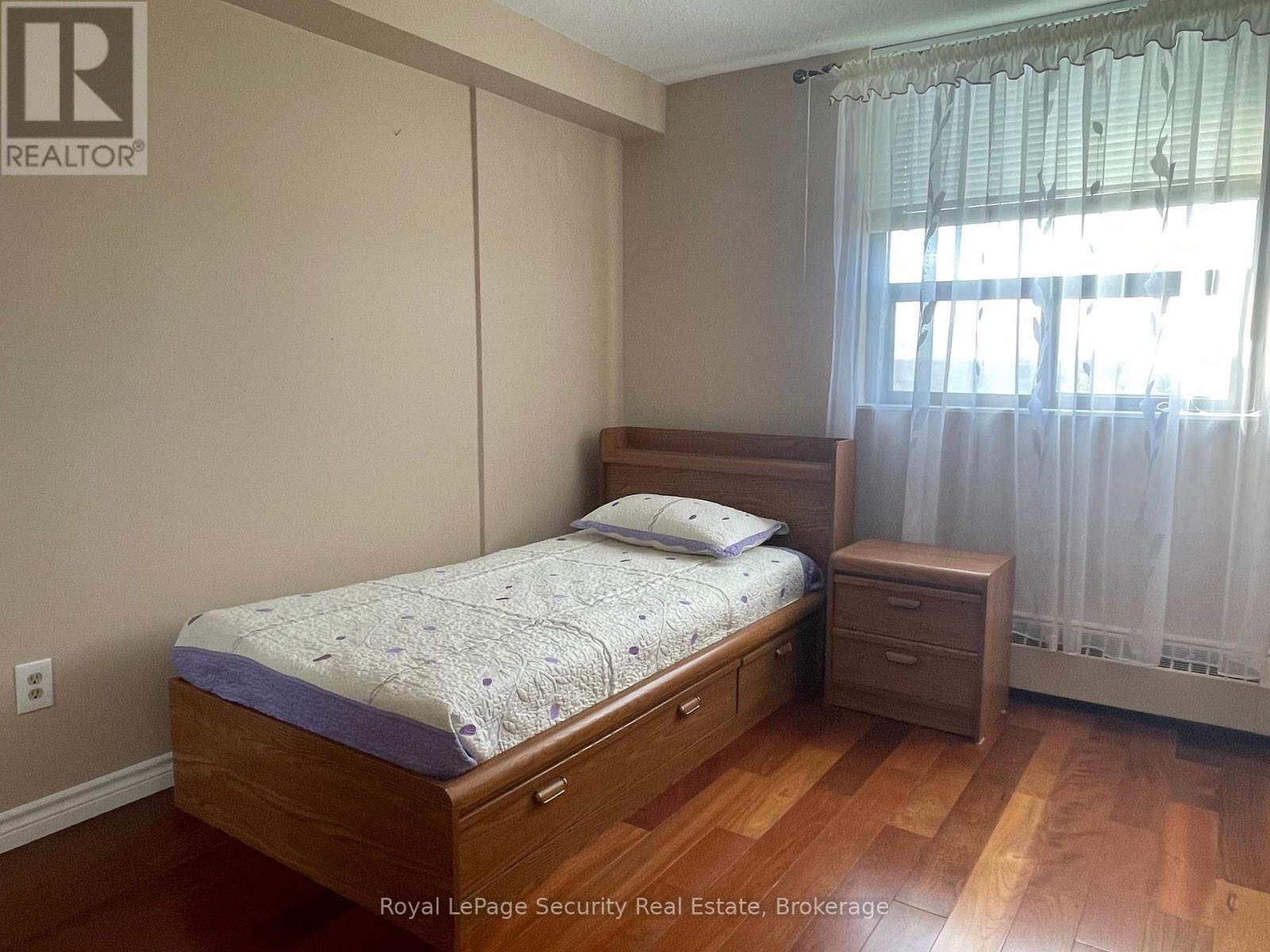 805 - 2556 Argyle Road, Mississauga (Cooksville), Ontario  L5B 2H6 - Photo 13 - W12470322