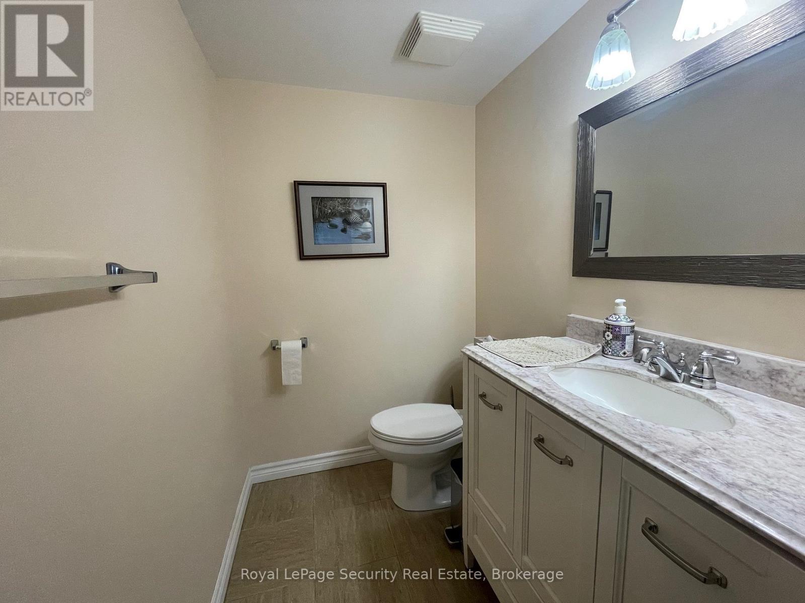 805 - 2556 Argyle Road, Mississauga (Cooksville), Ontario  L5B 2H6 - Photo 17 - W12470322