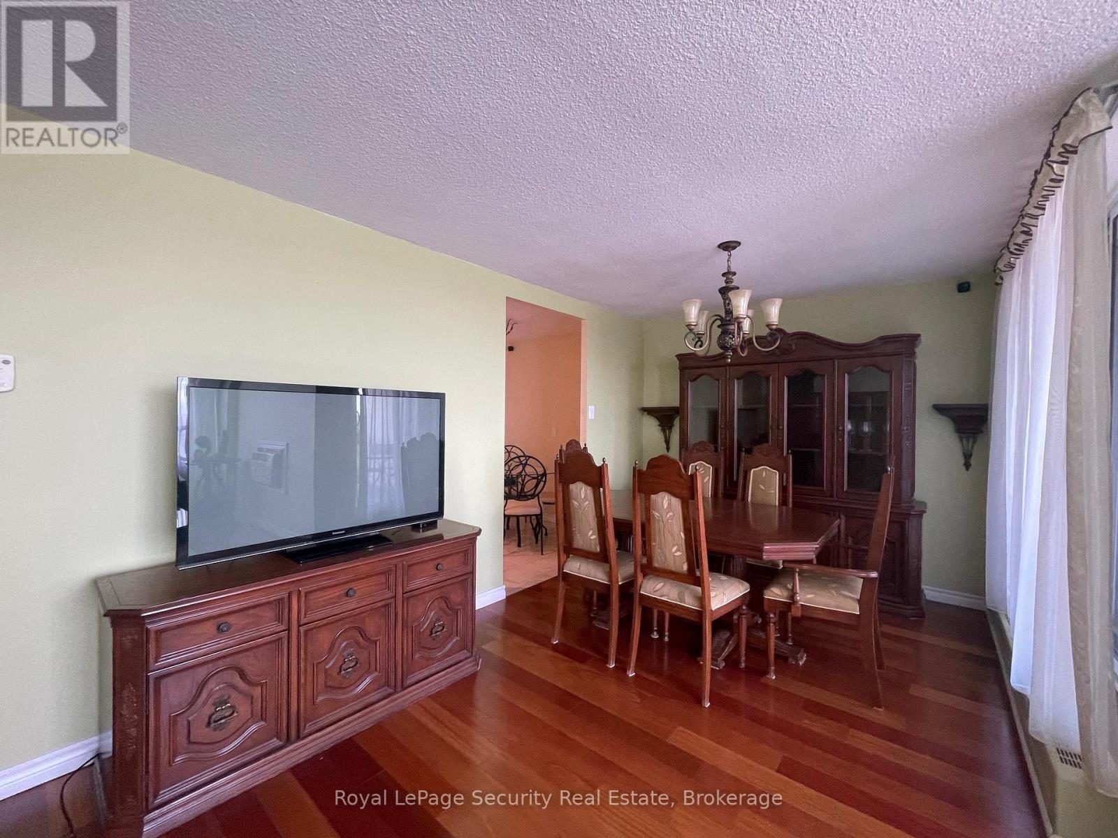 805 - 2556 Argyle Road, Mississauga (Cooksville), Ontario  L5B 2H6 - Photo 10 - W12470322
