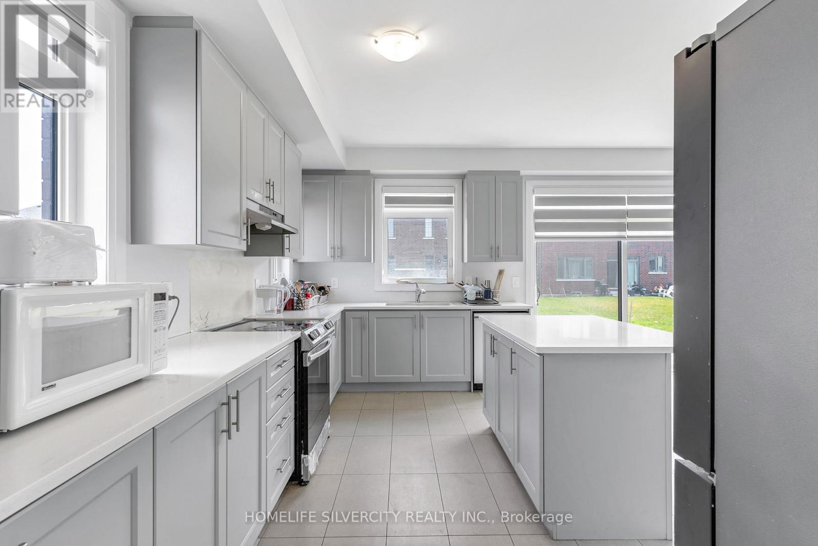 34 Mckay Avenue, Kawartha Lakes, Ontario  K9V 0R2 - Photo 16 - X12478967