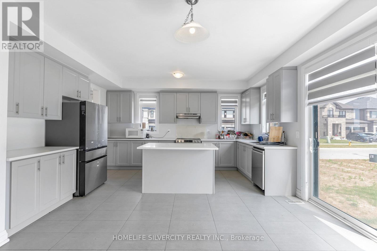 34 Mckay Avenue, Kawartha Lakes, Ontario  K9V 0R2 - Photo 19 - X12478967