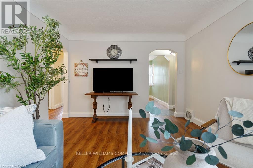 3 Montrose Avenue, Hamilton, Ontario  L8K 4X8 - Photo 5 - X12478983