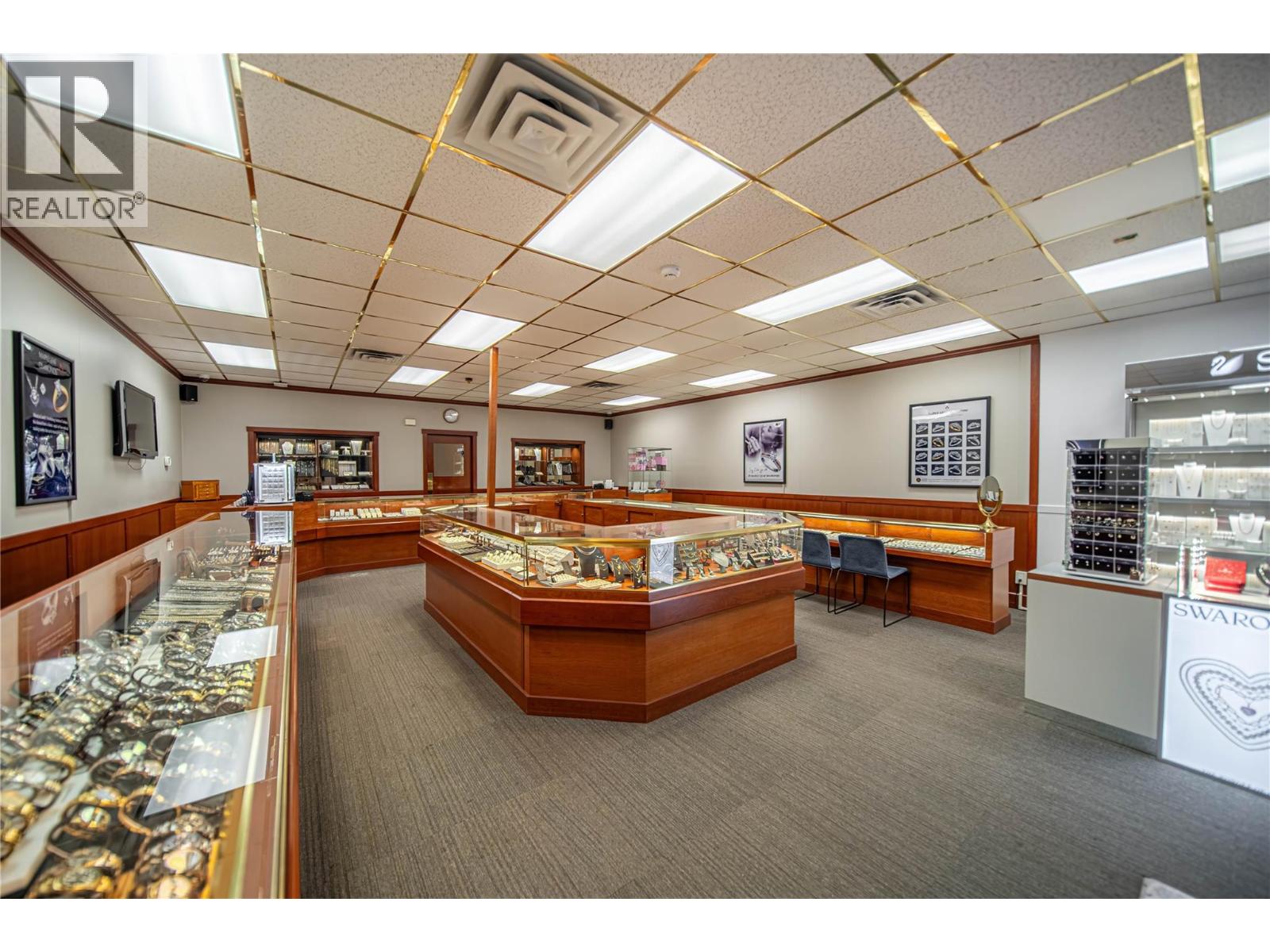 24 9th Avenue S, Cranbrook, British Columbia V1C 2L8 - Photo 3 - 10366438