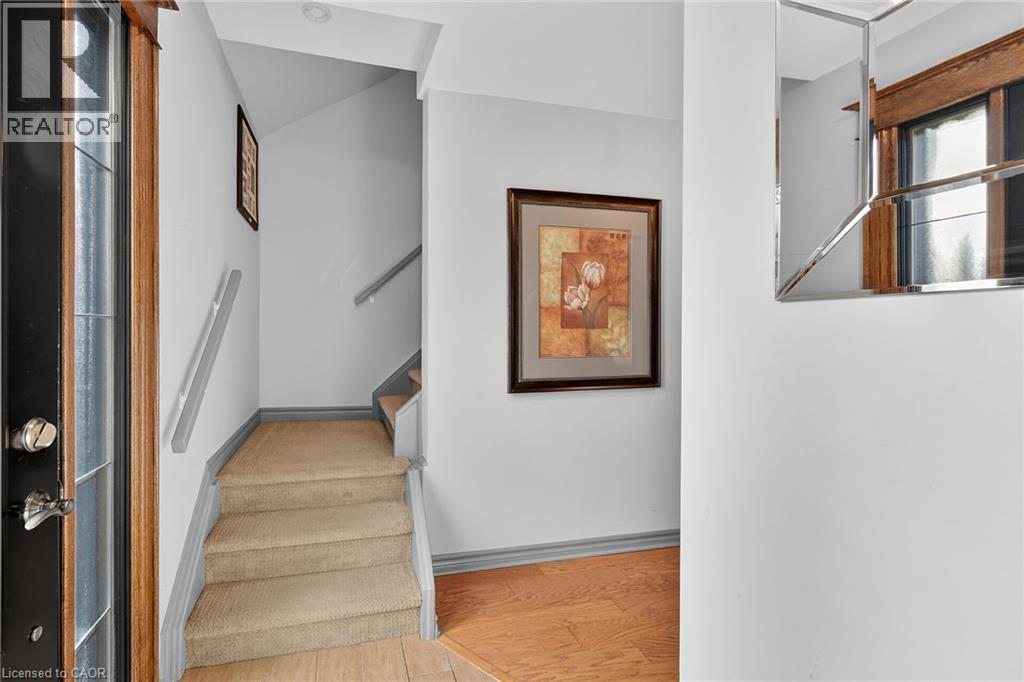 211 Birchcliffe Crescent, Hamilton, Ontario  L8T 4L1 - Photo 5 - 40781836