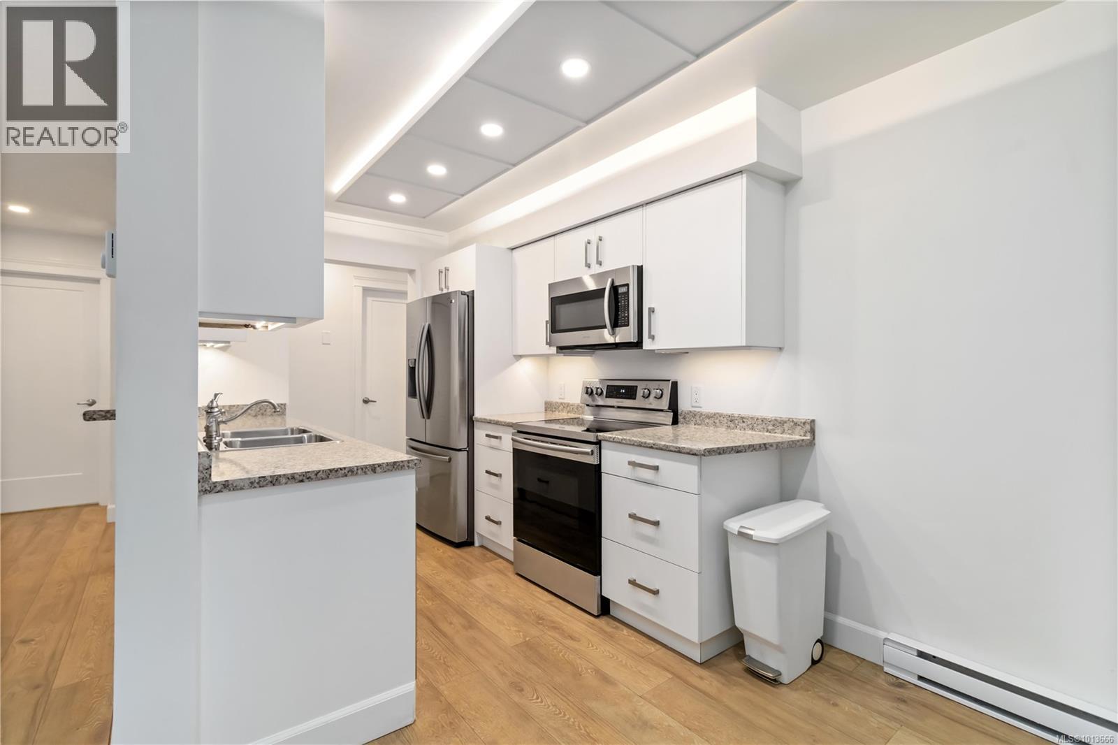 102 894 Vernon Ave, Saanich, British Columbia  V8X 2W6 - Photo 15 - 1013666