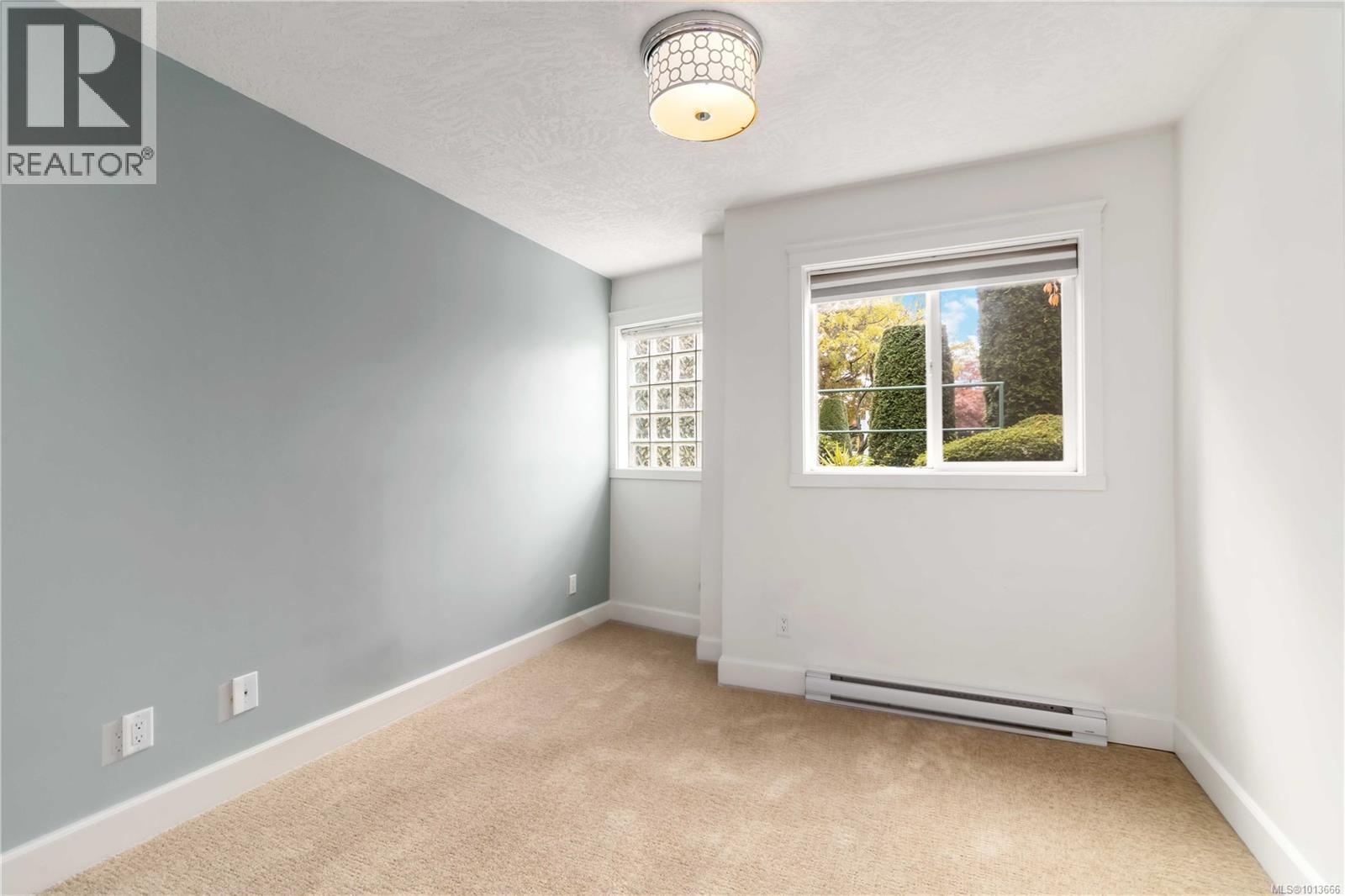 102 894 Vernon Ave, Saanich, British Columbia  V8X 2W6 - Photo 20 - 1013666