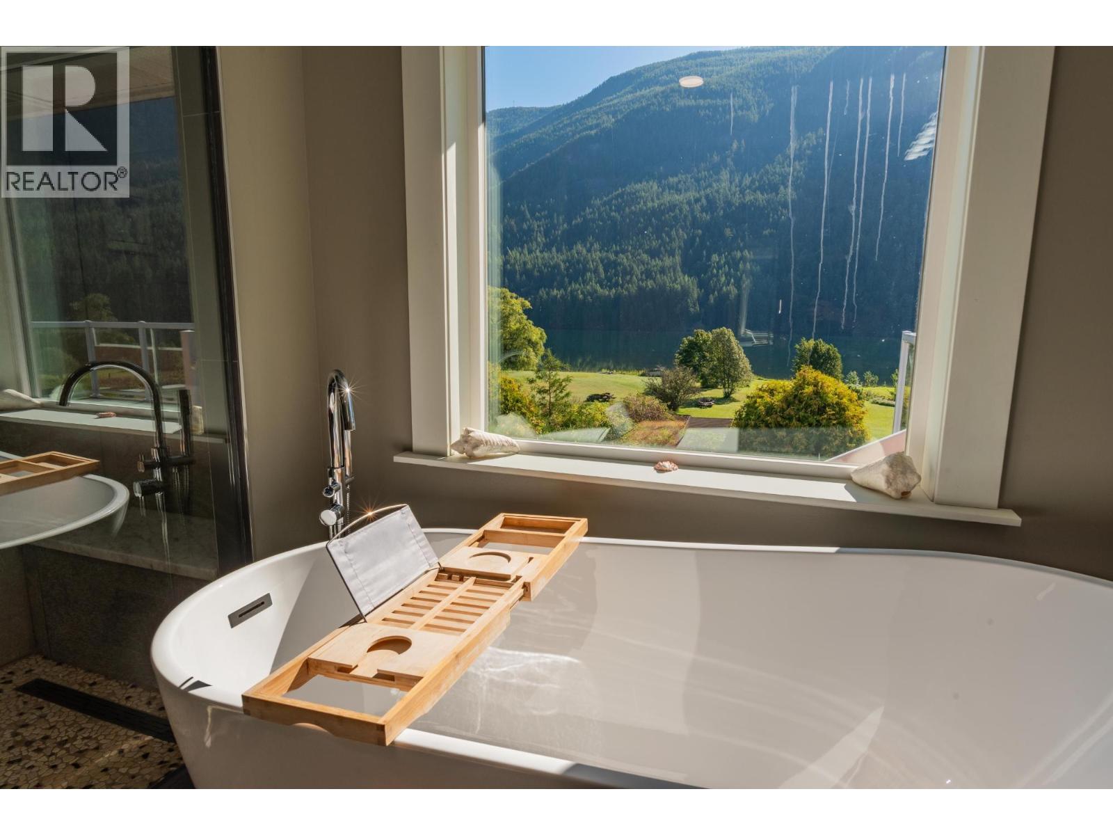 1628 Thrums Road, Castlegar, British Columbia  V1N 4R7 - Photo 25 - 10366611