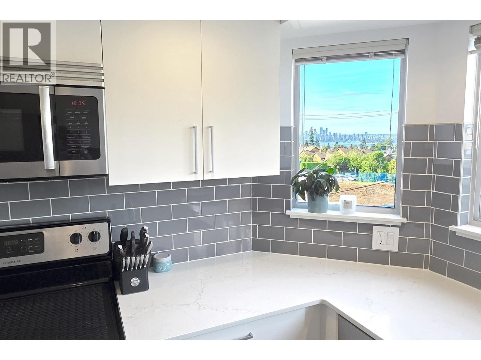 303 131 W 20th Street, North Vancouver, British Columbia  V7M 1Y2 - Photo 15 - R3061413