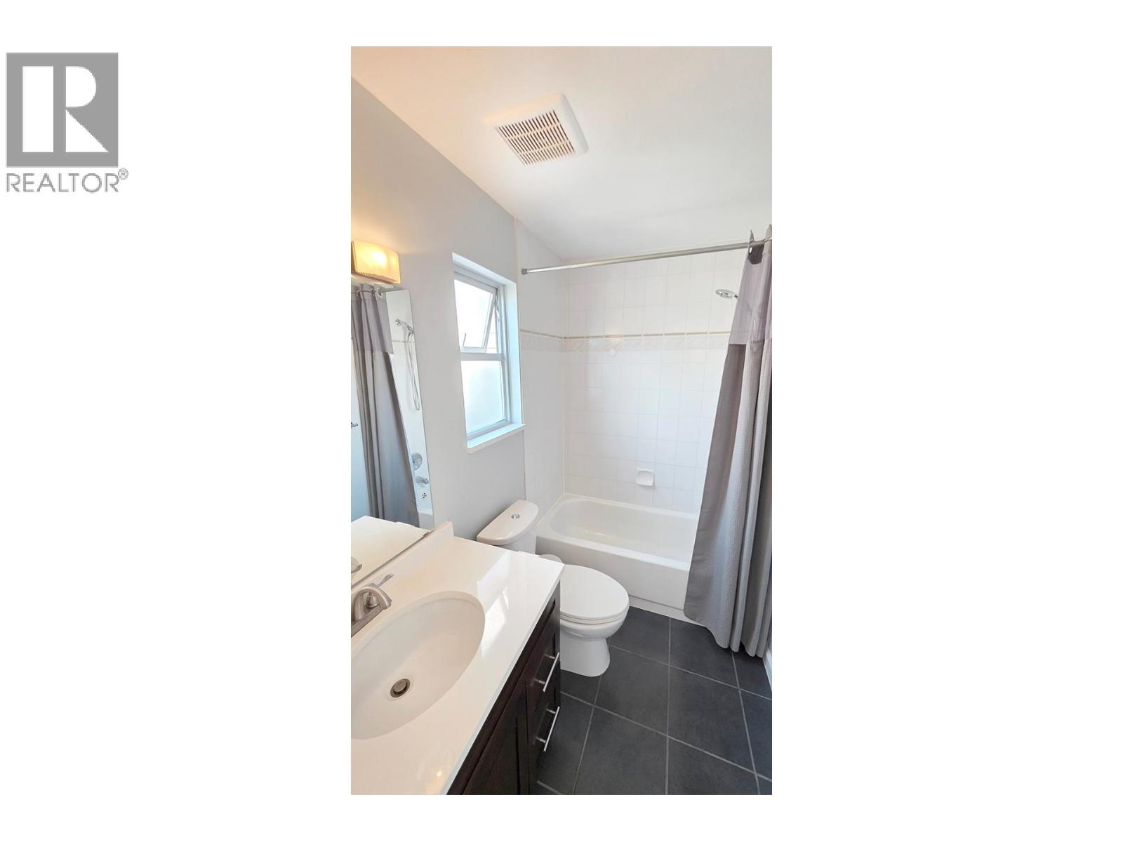 303 131 W 20th Street, North Vancouver, British Columbia  V7M 1Y2 - Photo 21 - R3061413
