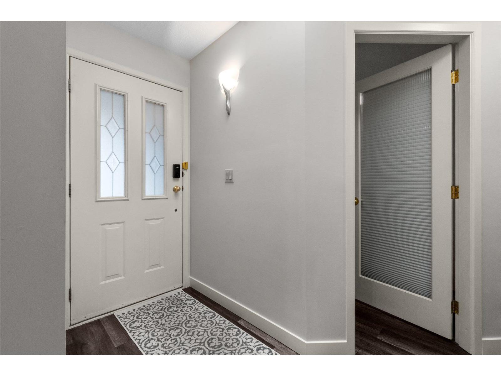 21 32615 Murray Avenue, Abbotsford, British Columbia V2T 4T8 - Photo 2 - R3061208