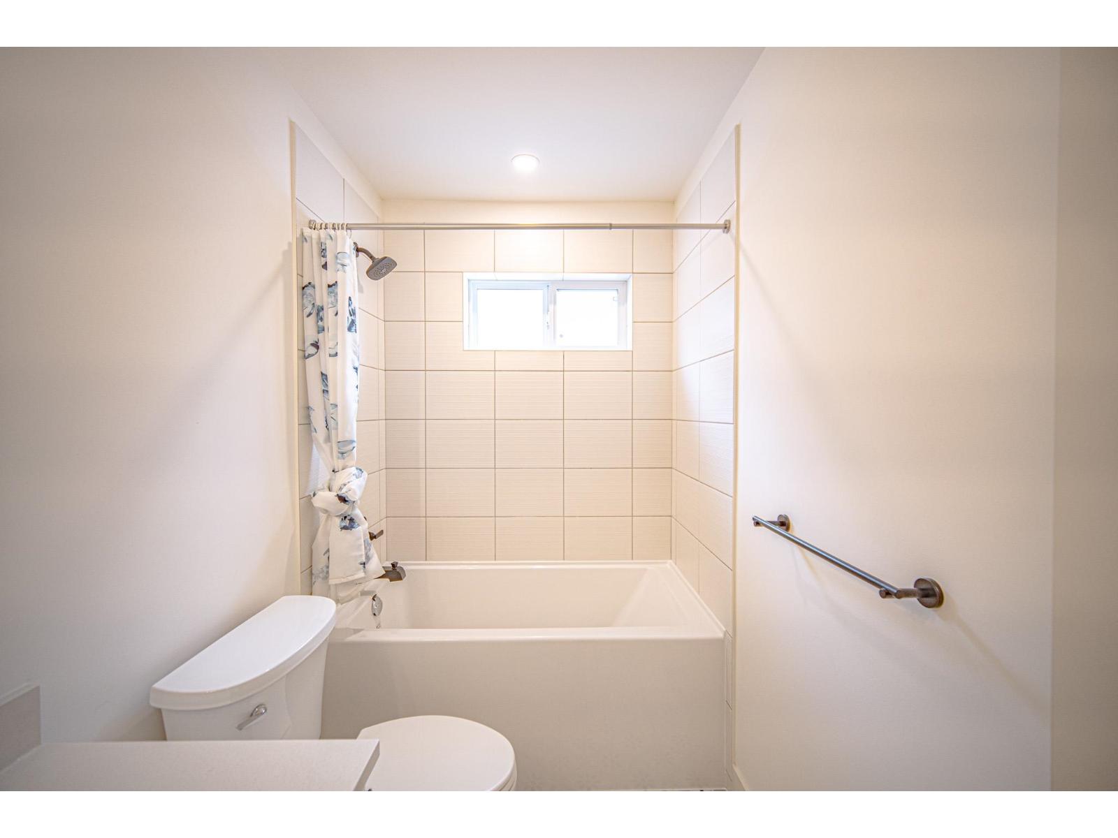 19802 75a Avenue, Langley, British Columbia  V2Y 5K3 - Photo 9 - R3061429