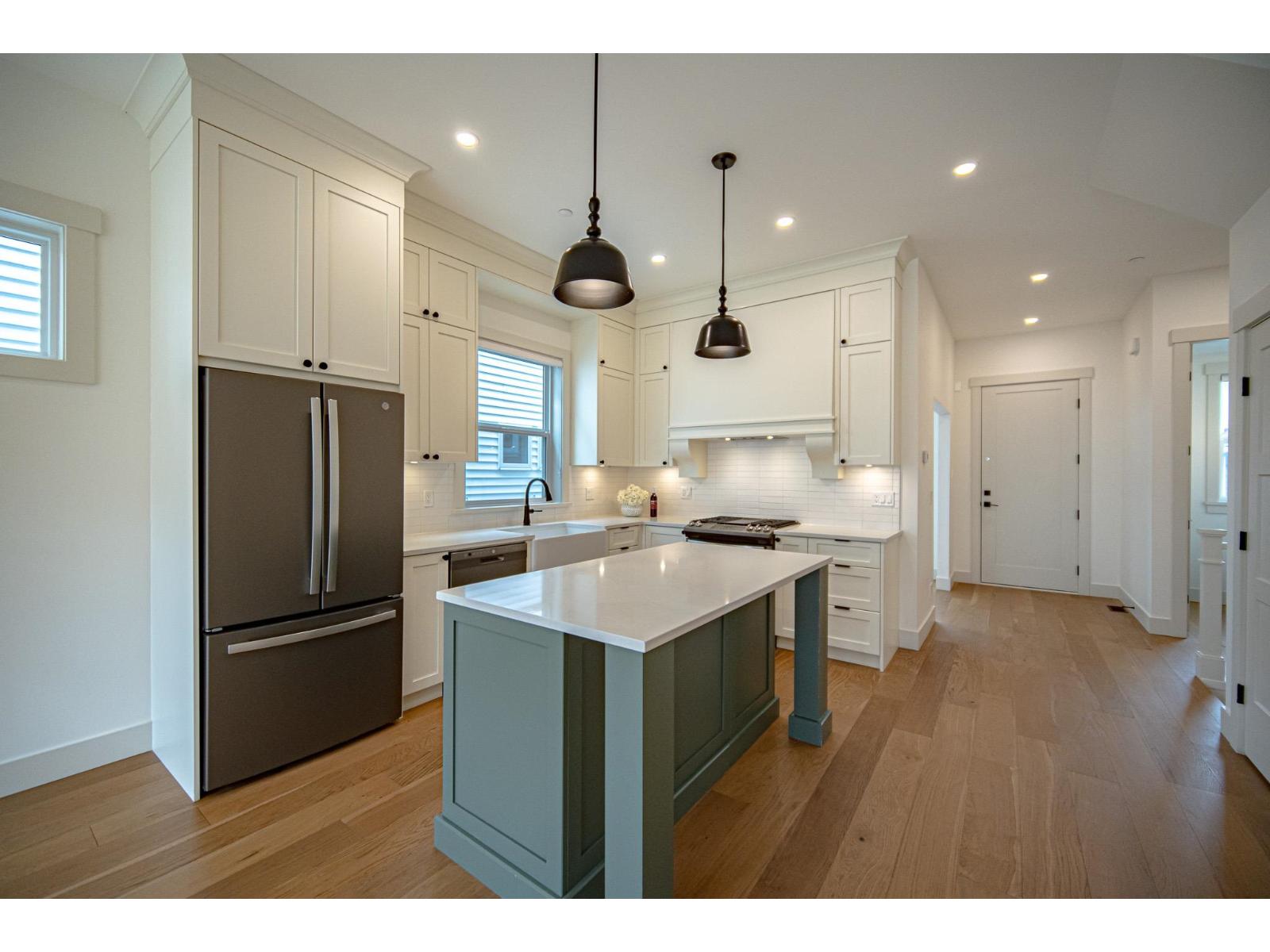 19802 75a Avenue, Langley, British Columbia  V2Y 5K3 - Photo 2 - R3061429