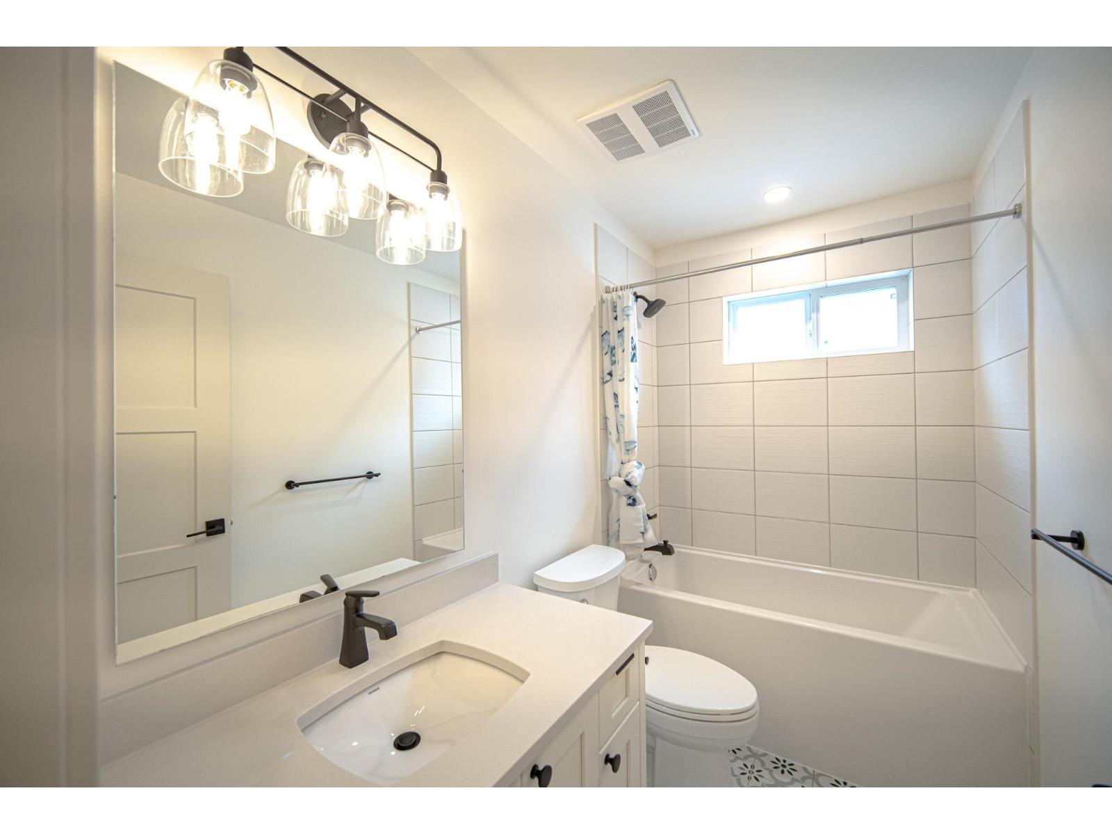 19802 75a Avenue, Langley, British Columbia  V2Y 5K3 - Photo 16 - R3061429