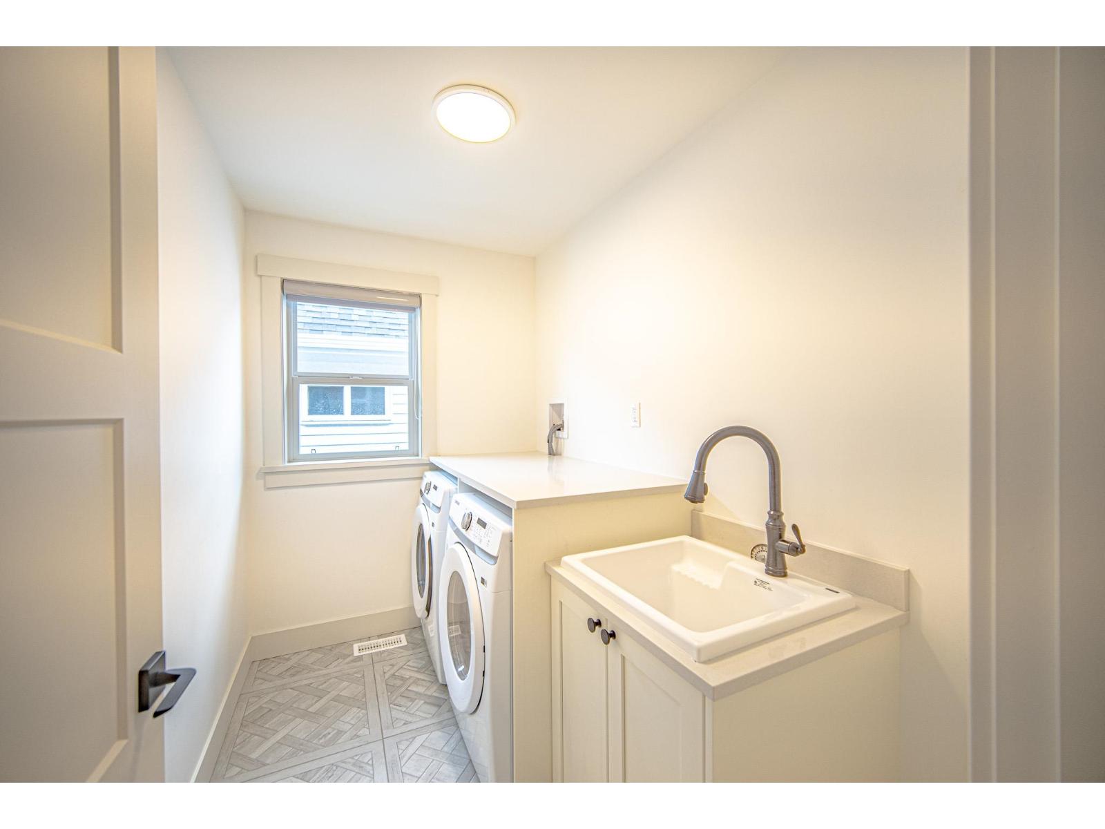 19802 75a Avenue, Langley, British Columbia  V2Y 5K3 - Photo 10 - R3061429