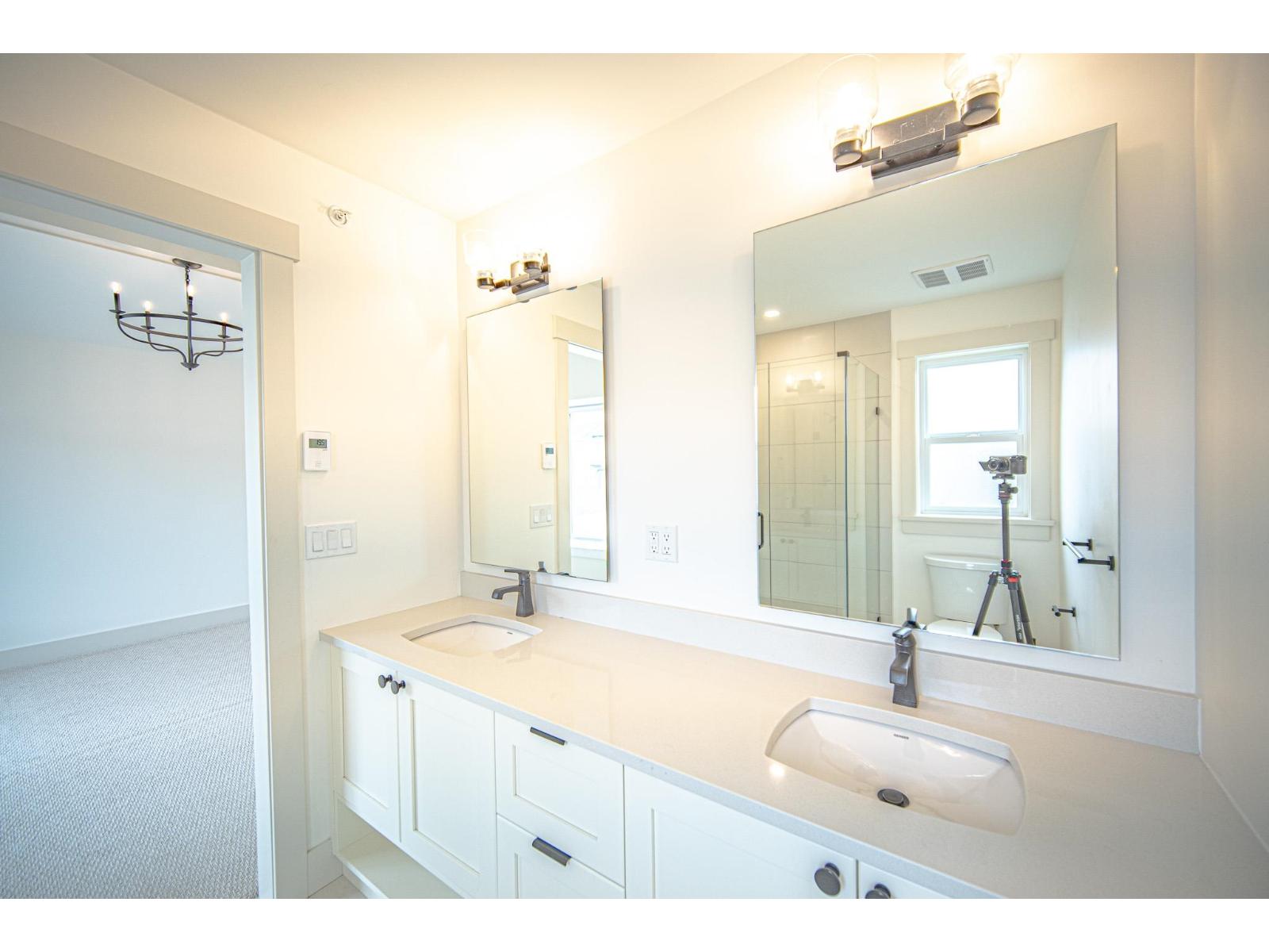 19802 75a Avenue, Langley, British Columbia  V2Y 5K3 - Photo 12 - R3061429