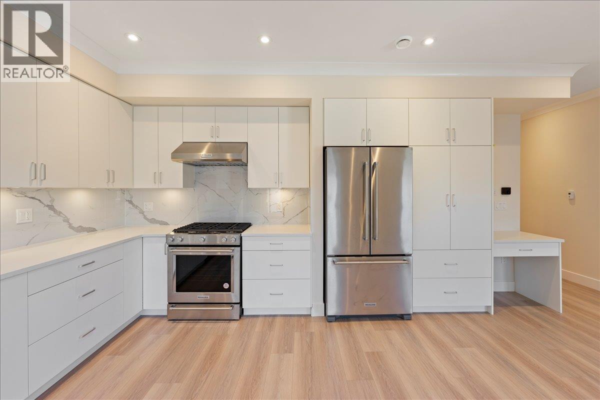 4854 Slocan Street, Vancouver, British Columbia  V5R 2A3 - Photo 8 - R3061325