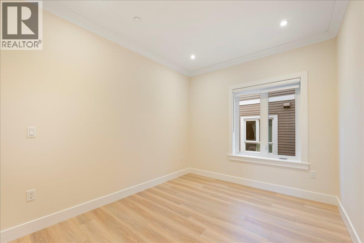 4854 Slocan Street, Vancouver, British Columbia  V5R 2A3 - Photo 13 - R3061325
