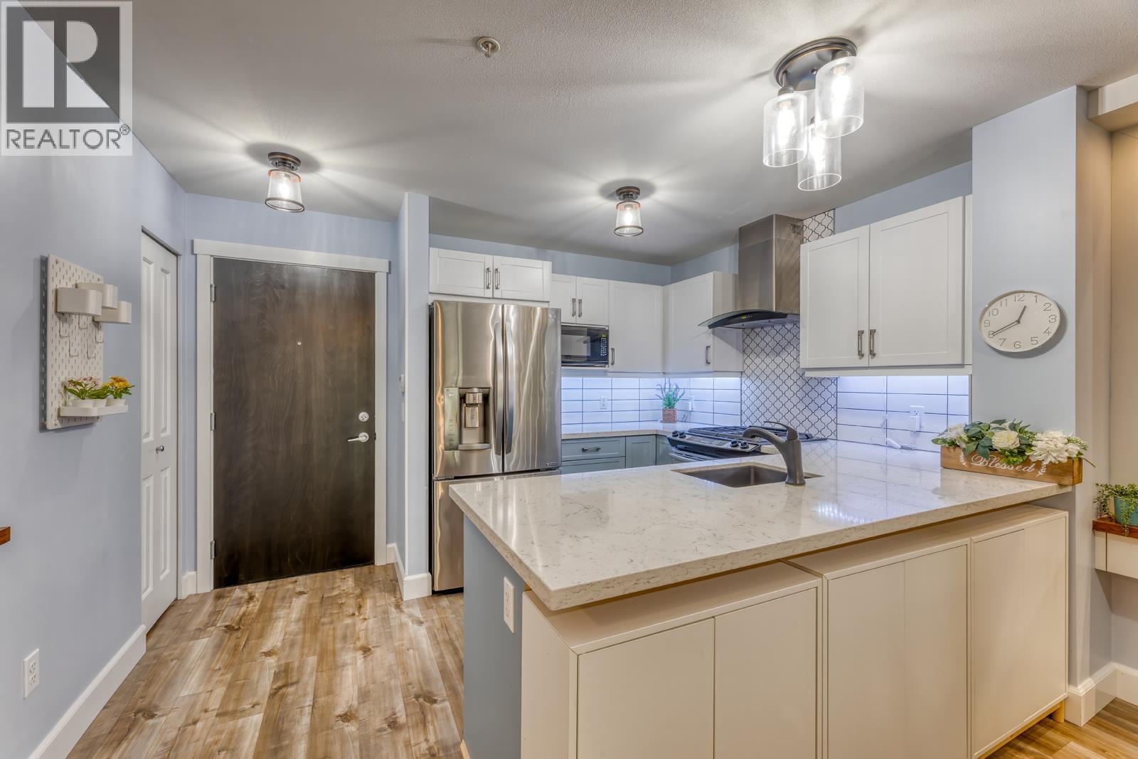 202 3156 Dayanee Springs Boulevard, Coquitlam, British Columbia  V3E 0B7 - Photo 3 - R3061416