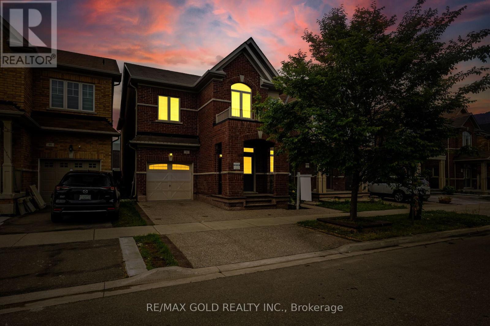 86 HUMBERSTONE CRESCENT, Brampton, Ontario