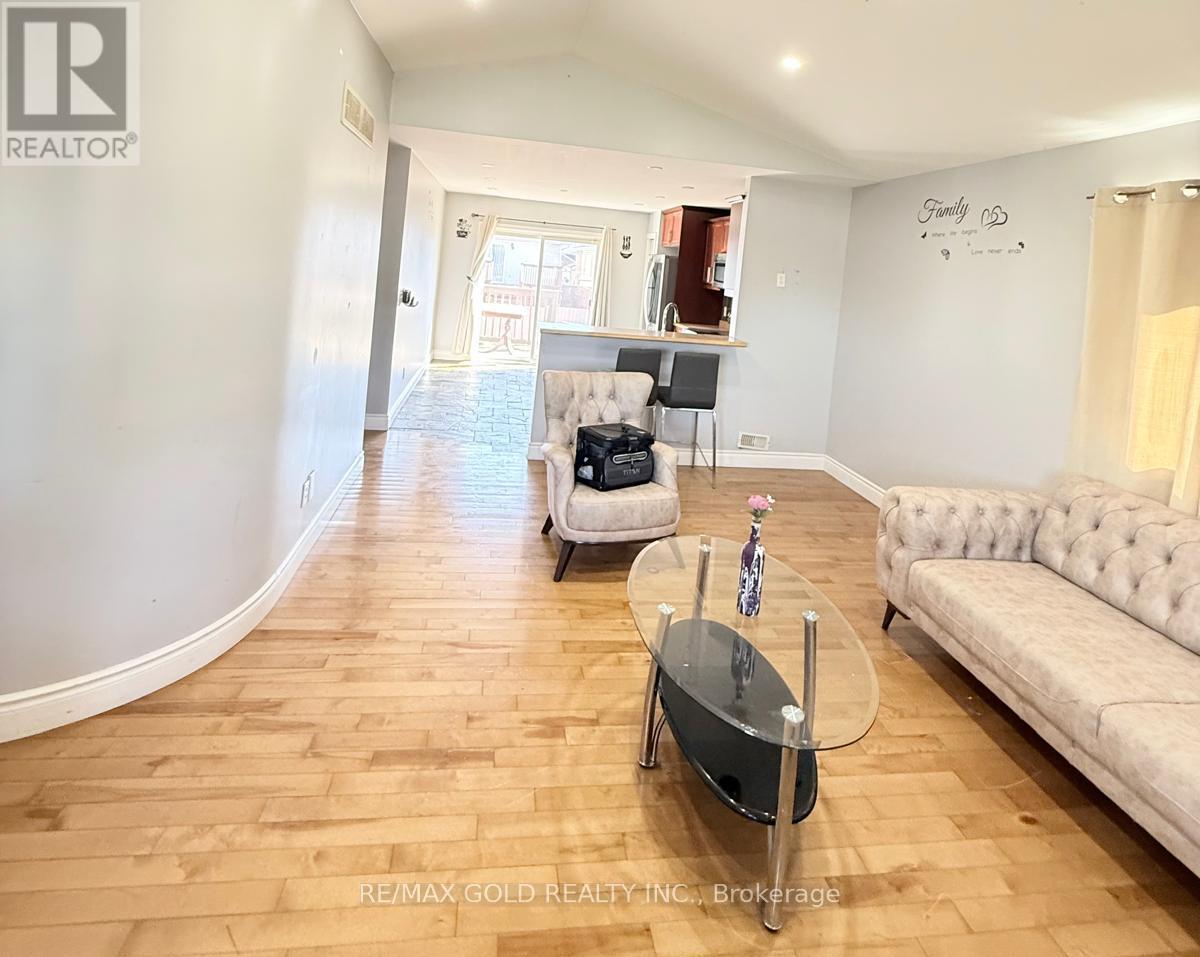 4640 Helsinki Crescent, Windsor, Ontario  N9G 3G2 - Photo 3 - X12452733