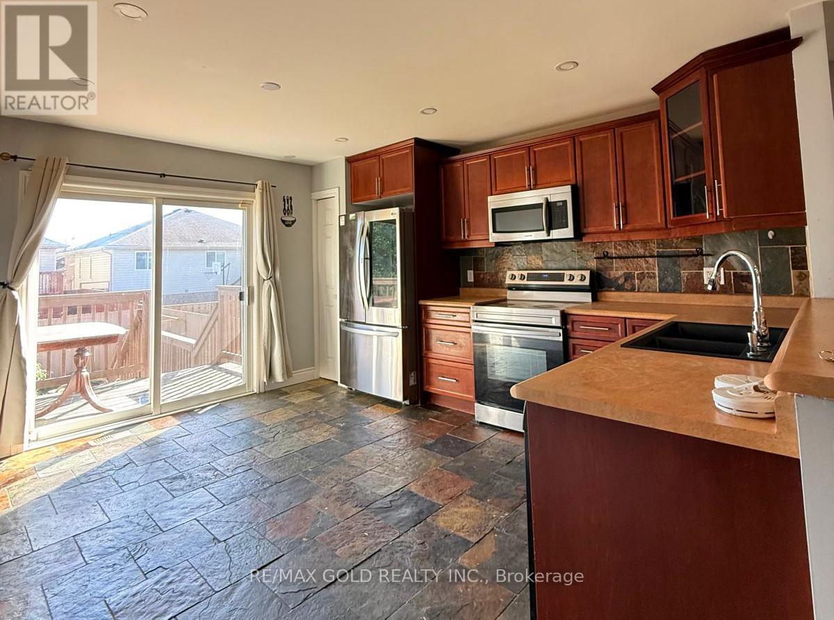 4640 Helsinki Crescent, Windsor, Ontario  N9G 3G2 - Photo 4 - X12452733