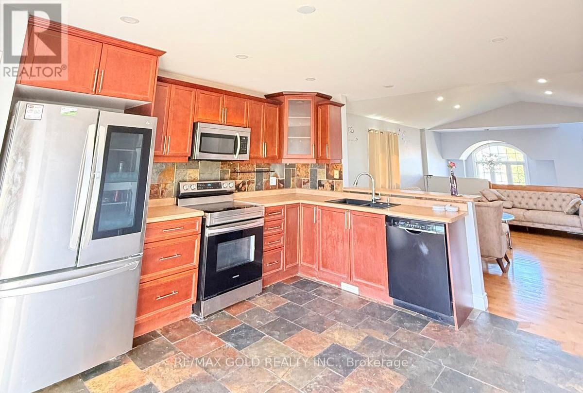 4640 Helsinki Crescent, Windsor, Ontario  N9G 3G2 - Photo 6 - X12452733