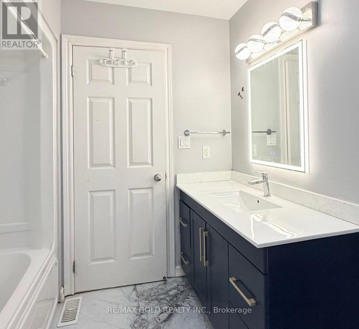 4640 Helsinki Crescent, Windsor, Ontario  N9G 3G2 - Photo 7 - X12452733