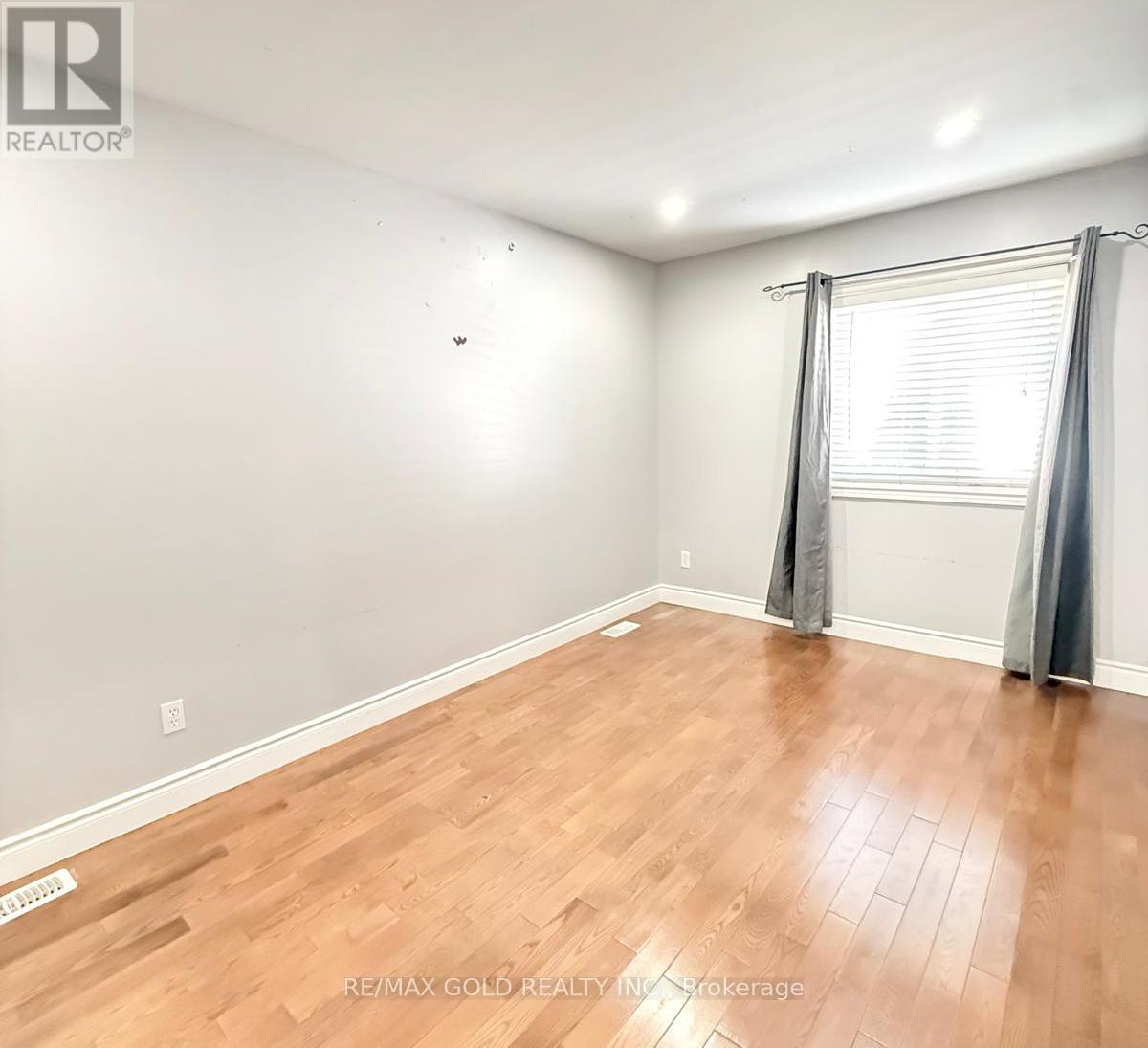 4640 Helsinki Crescent, Windsor, Ontario  N9G 3G2 - Photo 8 - X12452733