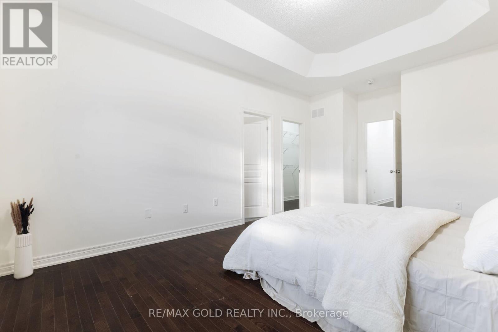 86 Humberstone Crescent, Brampton, Ontario  L7A 4C1 - Photo 25 - W12478903
