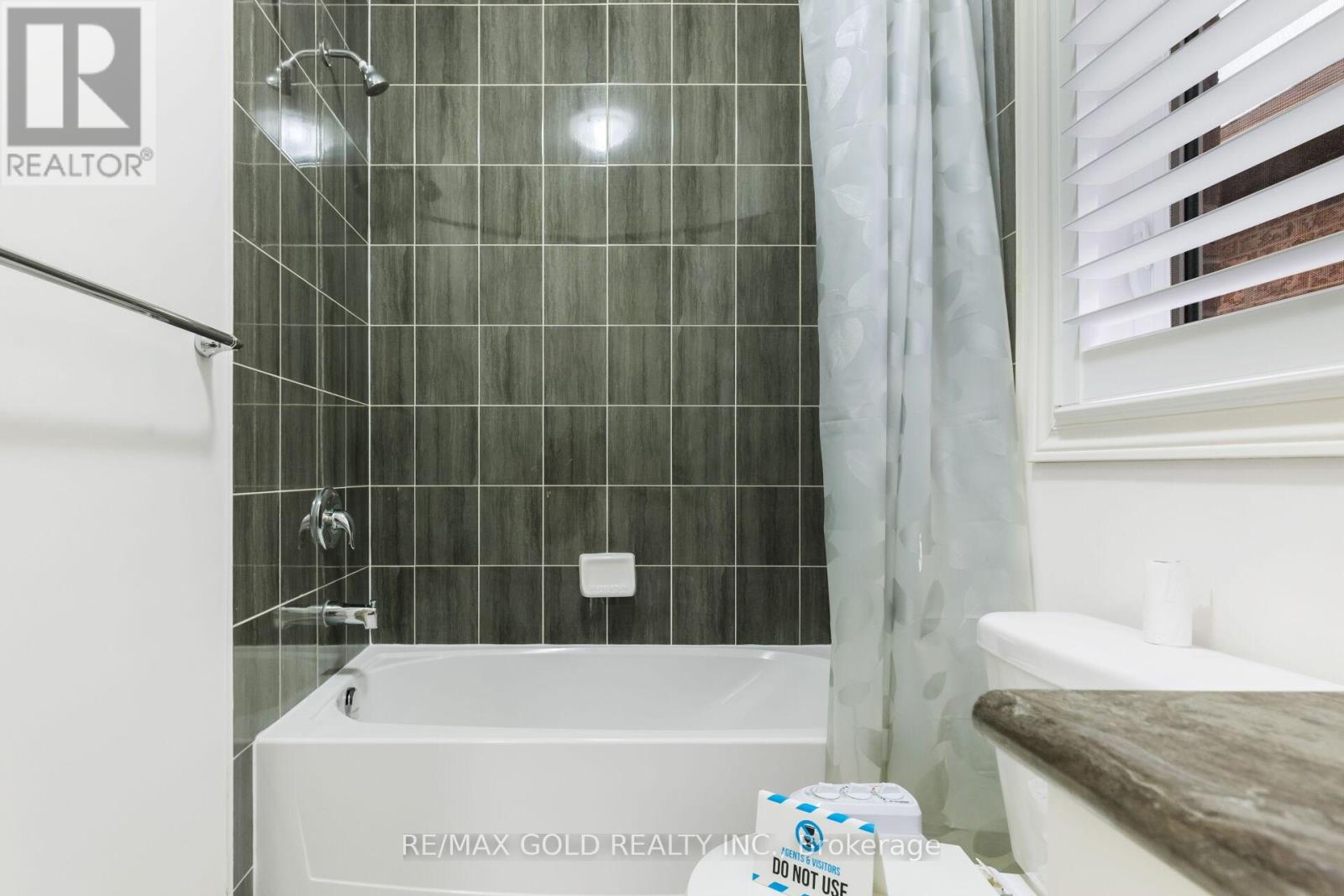 86 Humberstone Crescent, Brampton, Ontario  L7A 4C1 - Photo 35 - W12478903